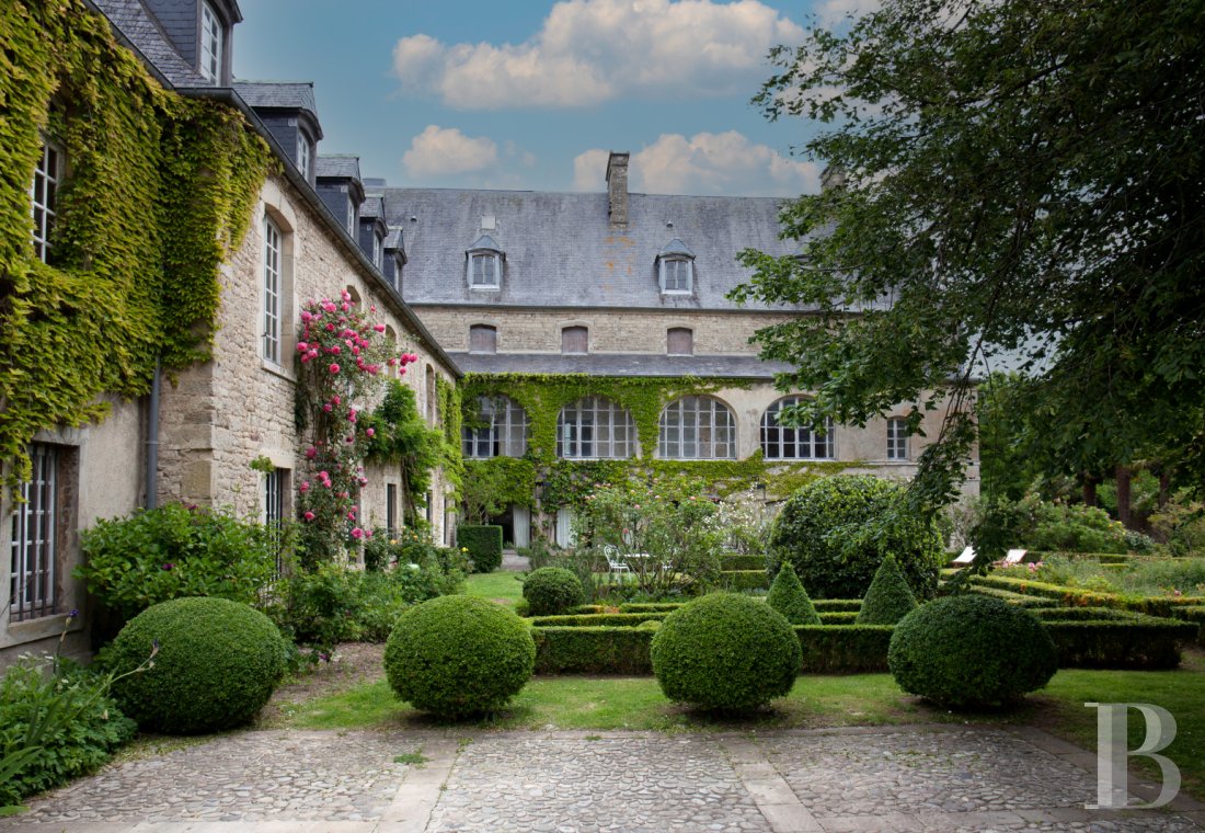A chateau embodying a range of centuries in the Cotentin, to the south of Valognes - photo  n°4
